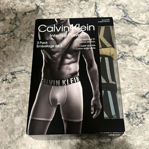 Calvin Klein Men’s Underwear Intense Power 3 Pack Boxer Brief Size M